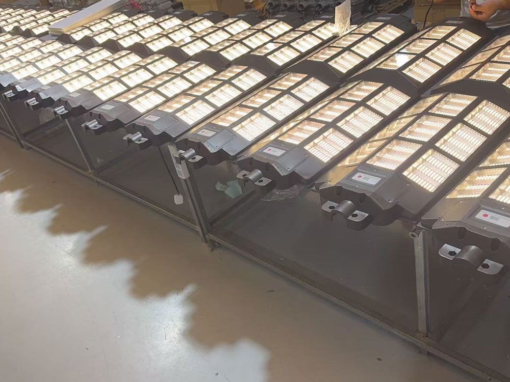 ABS all-in-one solar street lights on the production line, wholesale range