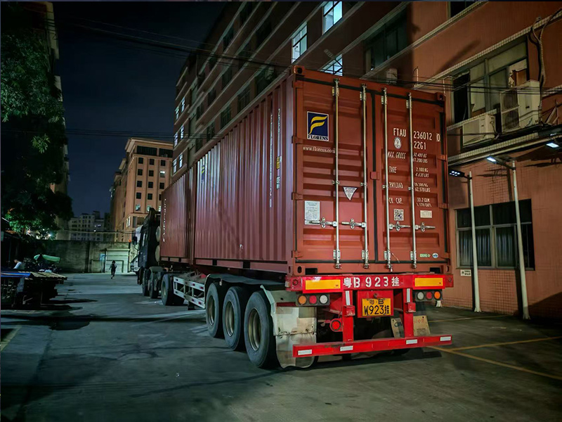 Container number and seal photographed before the truck leaves